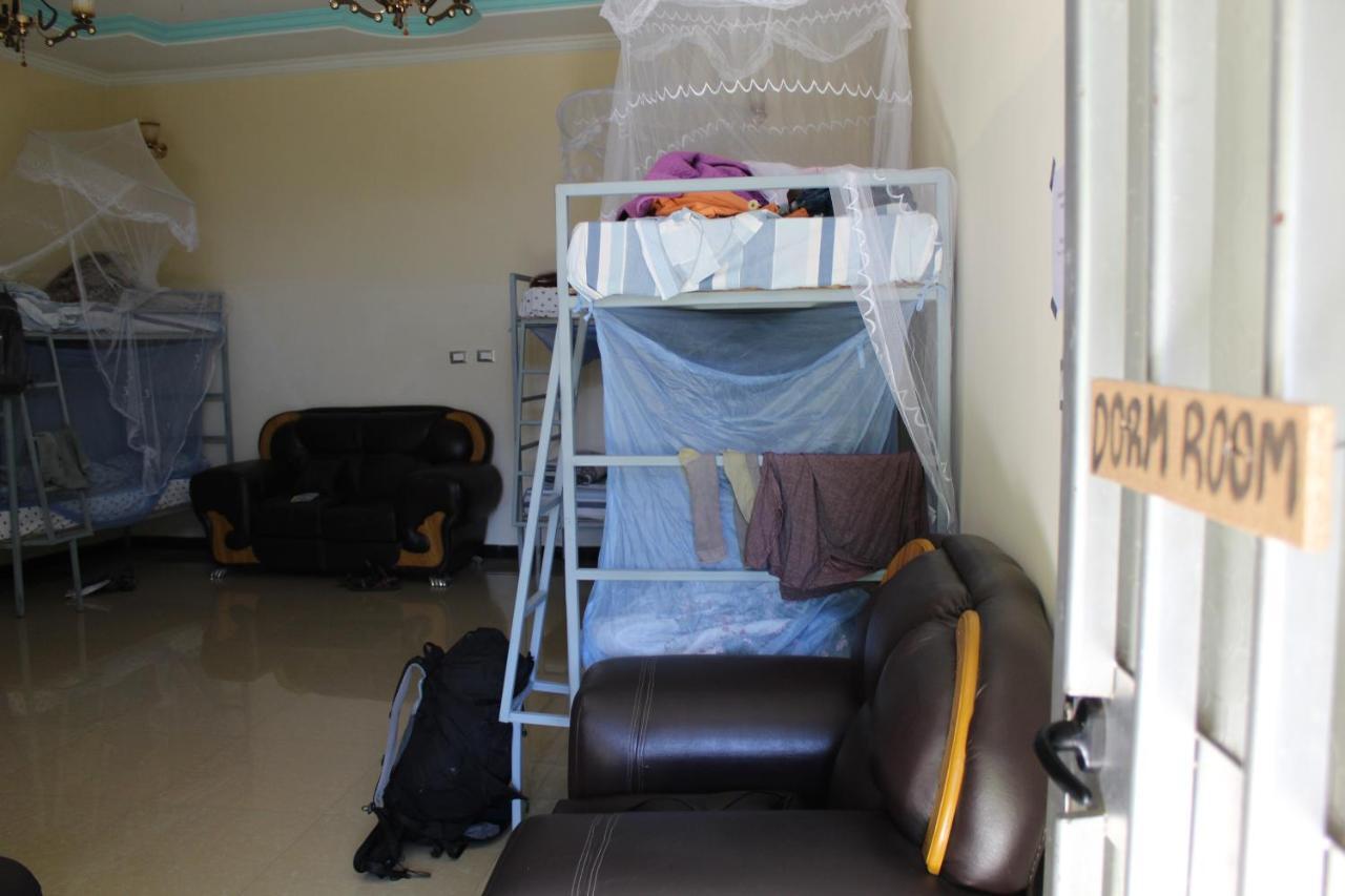 Хостел Bahir Dar Backpackers Экстерьер фото